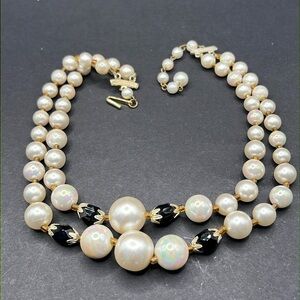 Vintage Japan faux pearl necklace